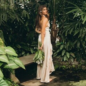 NWT XIX Palms Hawaiian Apricot Flowy Halter Ruffled Dress, Leg Slit & Low Back S